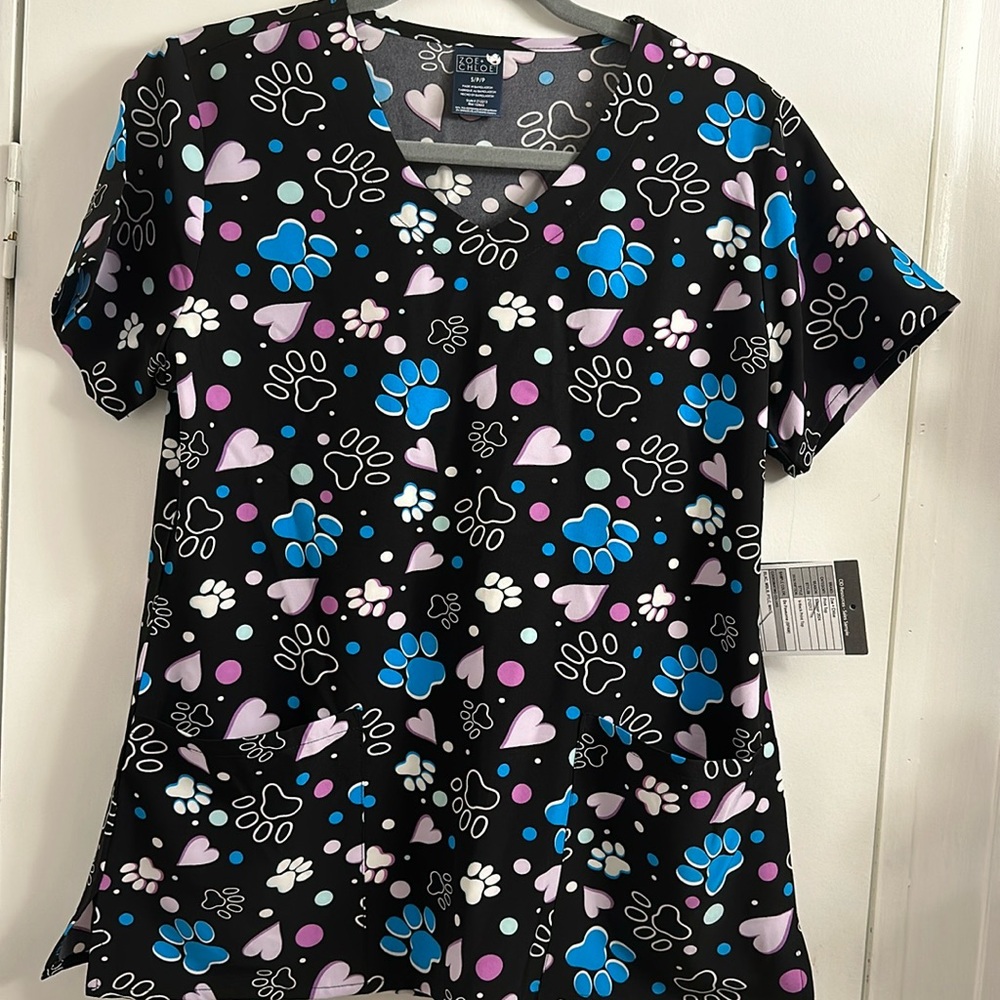 Zoe + Chloe scrub top small